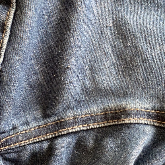 Distressed jeans - Picture 5 of 5